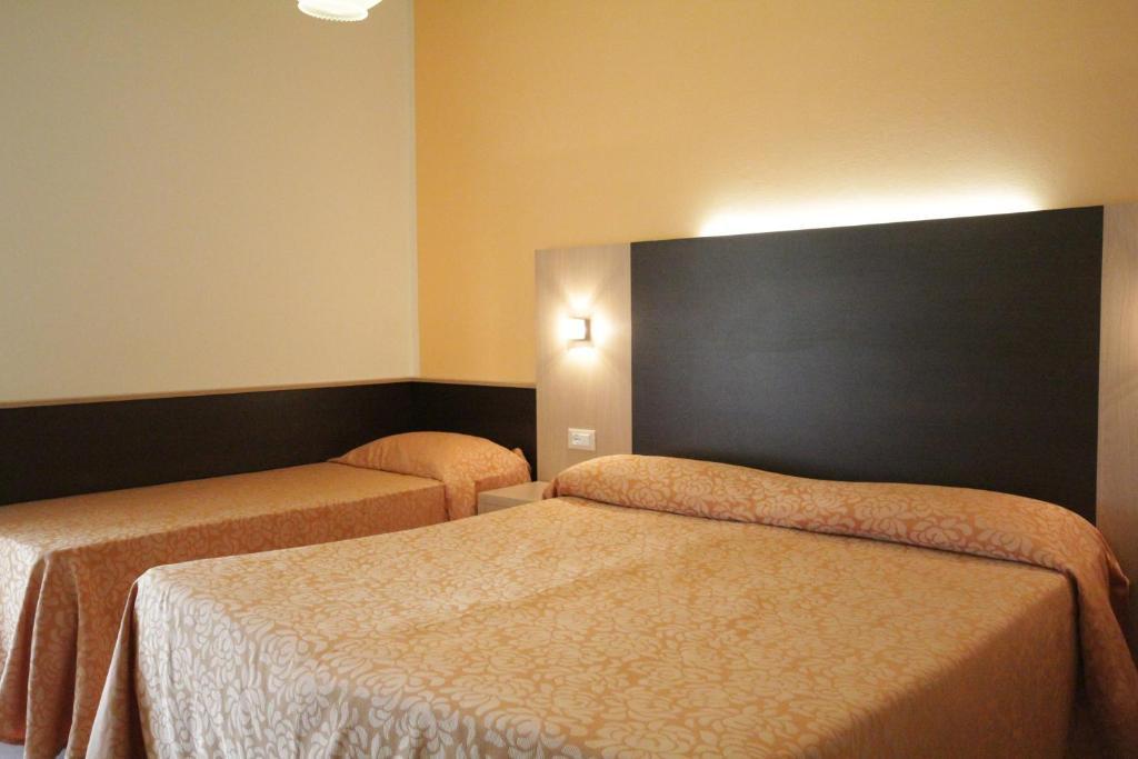 Hotel Dei Tigli Lido di Camaiore Szoba fotó