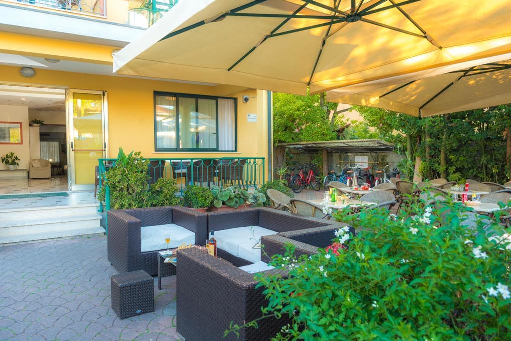 Hotel Dei Tigli Lido di Camaiore Kültér fotó